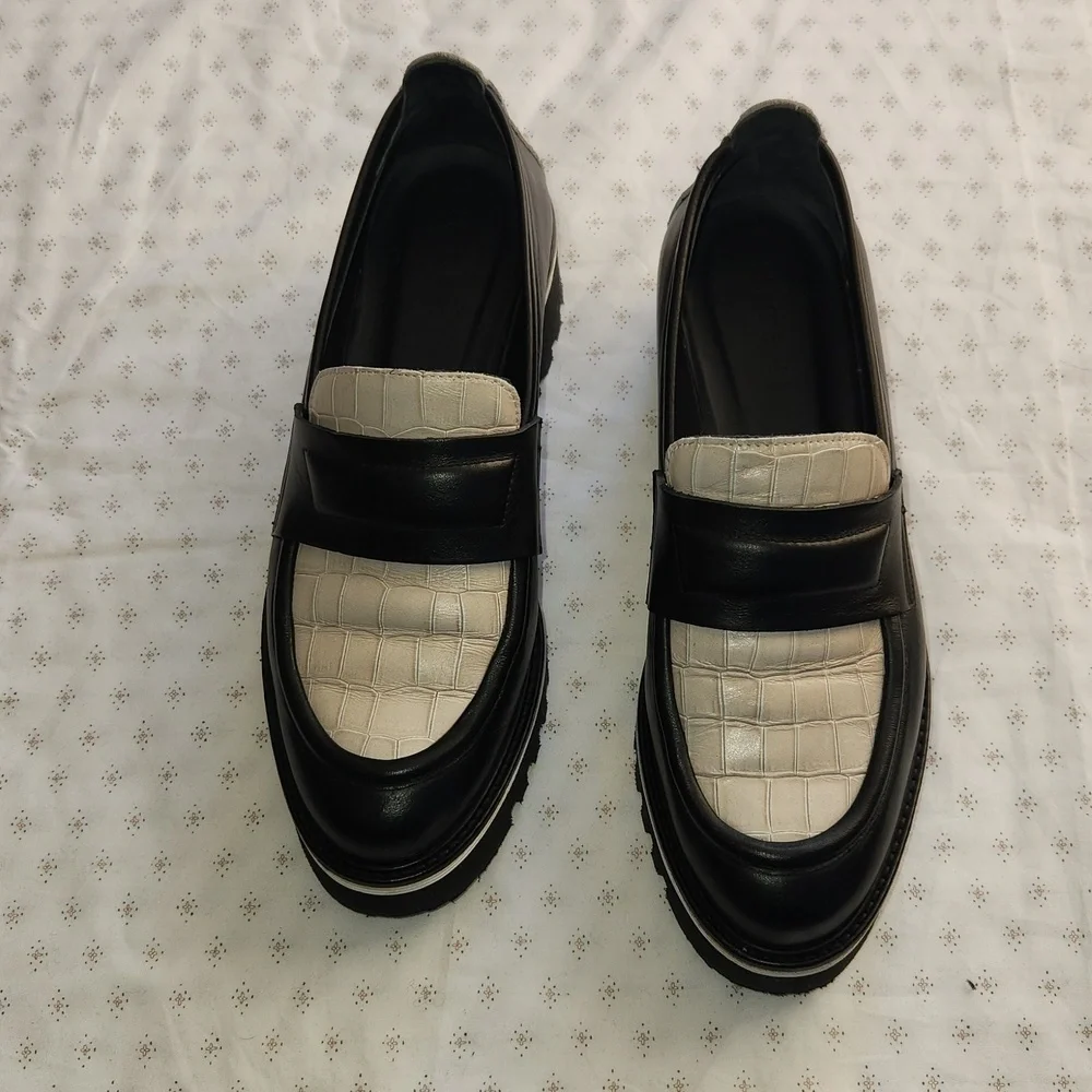 M.Gemi ELSA black/off-white croc embossed loafers sz 38/7.5